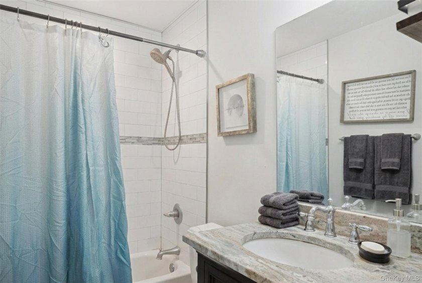 Beautiful Spacious home, prime - photo 18