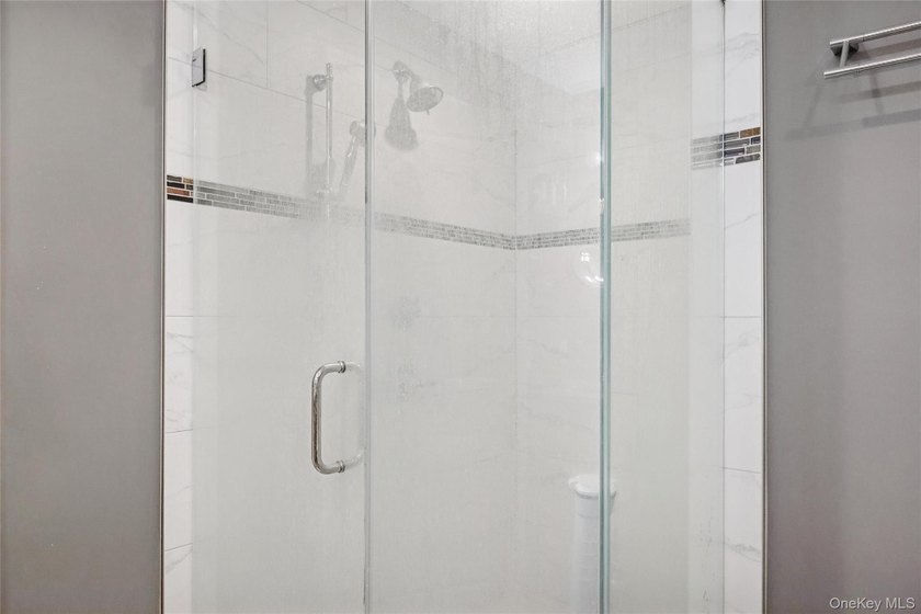Beautiful Spacious home, prime - photo 22