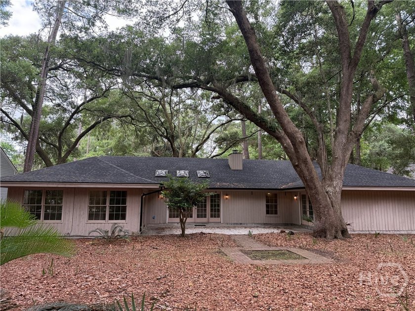 Very spacious and terrific floor plan at the Landings needing - photo 48