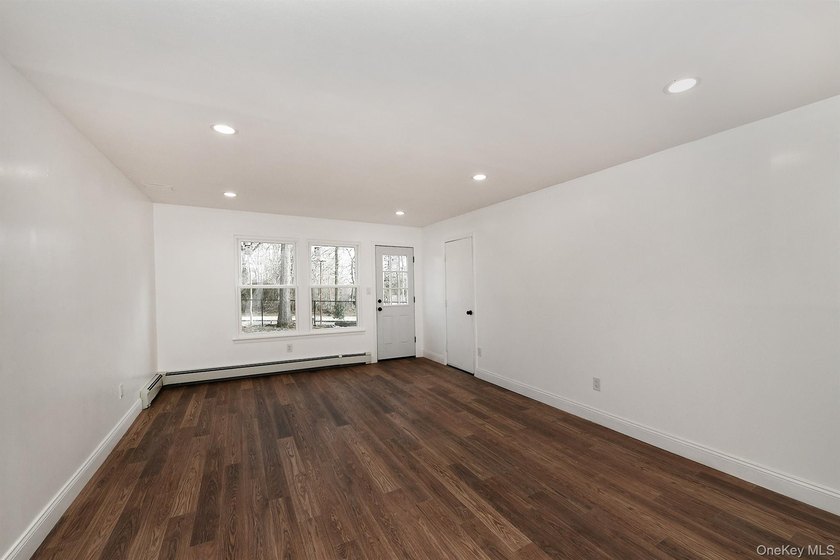 Welcome to 34 Warner Road, Huntington NY. This totally renovated - photo 14