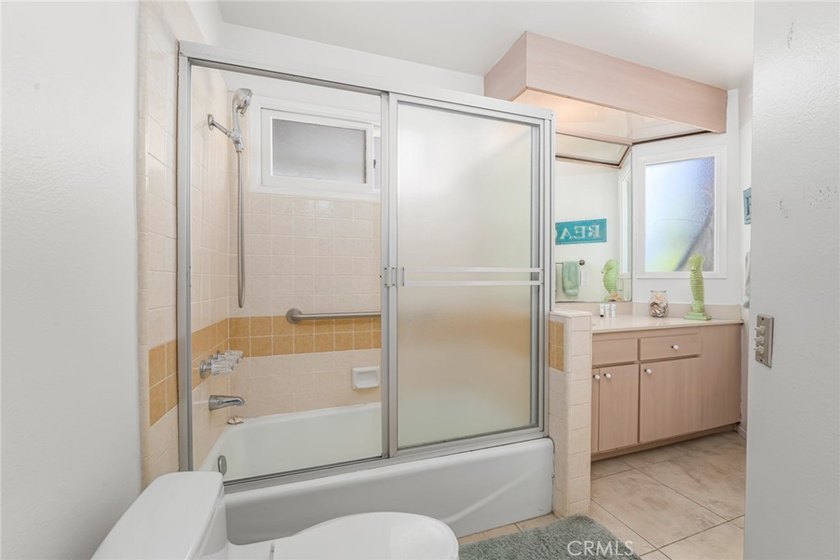 Furnished Winter Seasonal Rental. Defined by the charm of an - photo 21