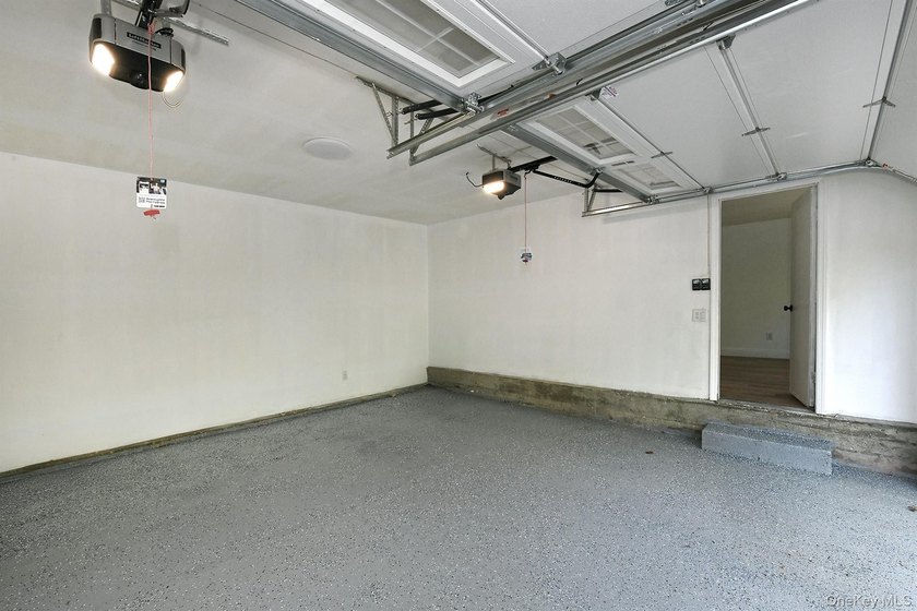 Welcome to 34 Warner Road, Huntington NY. This totally renovated - photo 44
