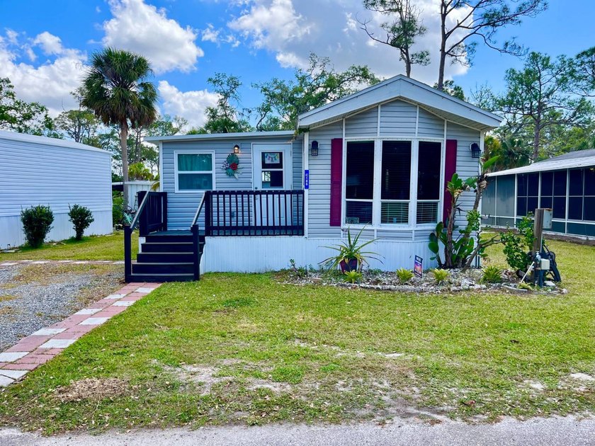 C186 Ramblers Rest - Beautifully Designed &amp; Turnkey Park Model! - photo 3