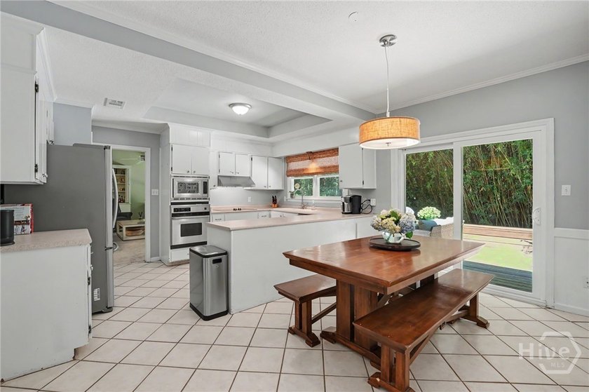Welcome home to this beautifully maintained 4-bedroom, 2.5-bath - photo 19