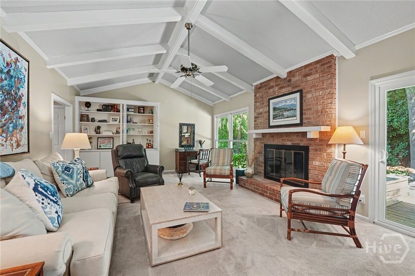 Welcome home to this beautifully maintained 4-bedroom, 2.5-bath - photo 24