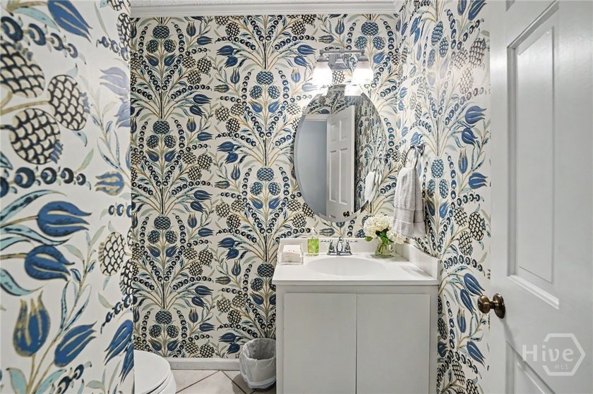Welcome home to this beautifully maintained 4-bedroom, 2.5-bath - photo 29