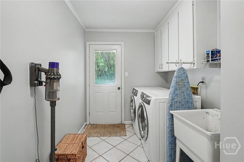 Welcome home to this beautifully maintained 4-bedroom, 2.5-bath - photo 31