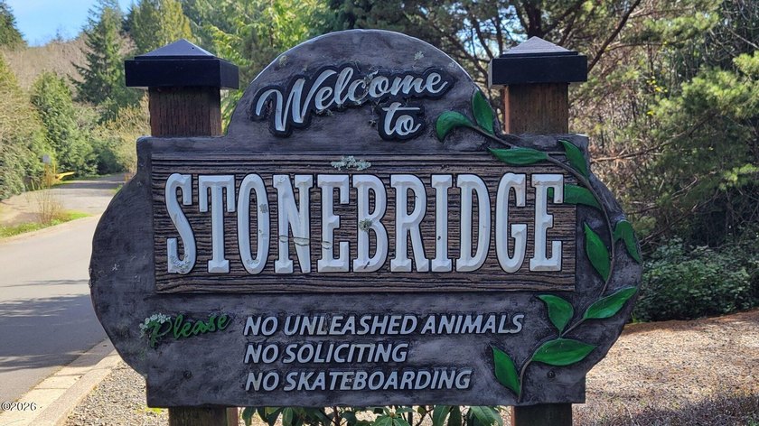 One word: Stonebridge! The highly desired Depoe Bay manufactured - photo 33
