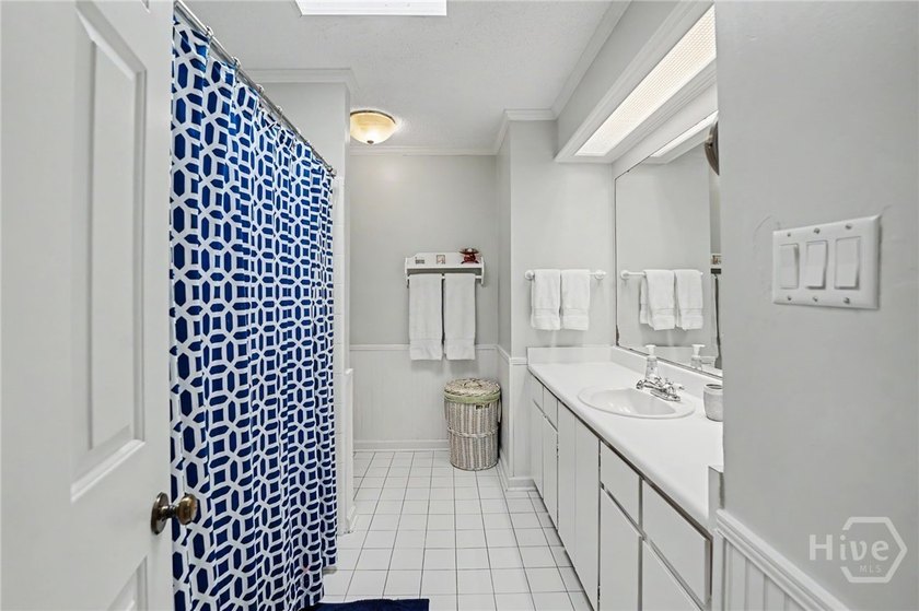 Welcome home to this beautifully maintained 4-bedroom, 2.5-bath - photo 40