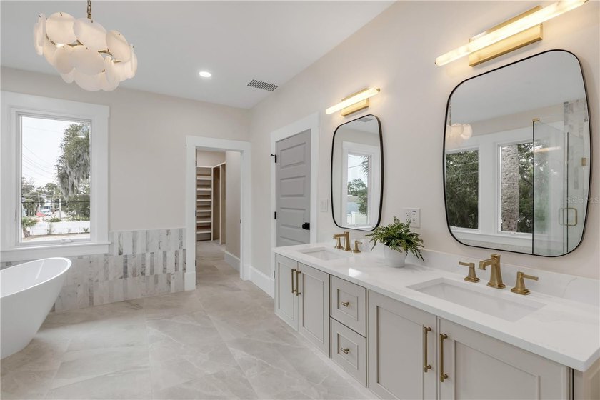 Historic Riverfront Gem - Modern Luxury in the Heart of New - photo 11