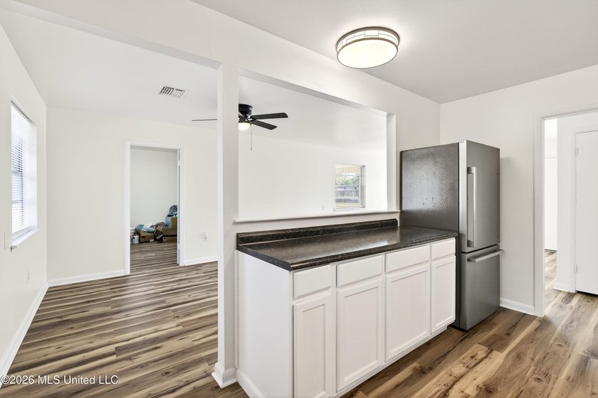 WOW !!! CHECK OUT THE NEW PRICE ON THIS CUTIE. RECENTLY UPDATED - photo 12