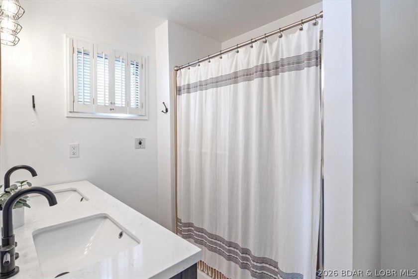 You will love this beautifully remodeled, partially furnished - photo 14