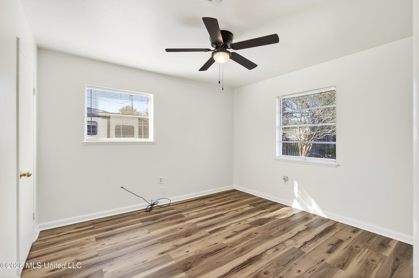 WOW !!! CHECK OUT THE NEW PRICE ON THIS CUTIE. RECENTLY UPDATED - photo 21