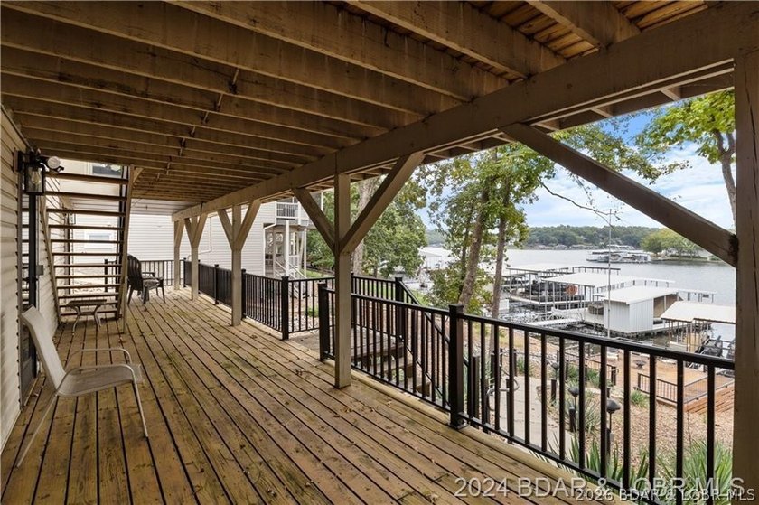 You will love this beautifully remodeled, partially furnished - photo 31