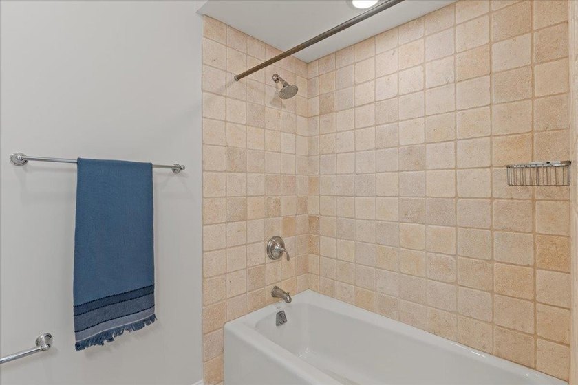 Welcome to Kai Malu 43B, beautifully remodeled in 2024, this - photo 33