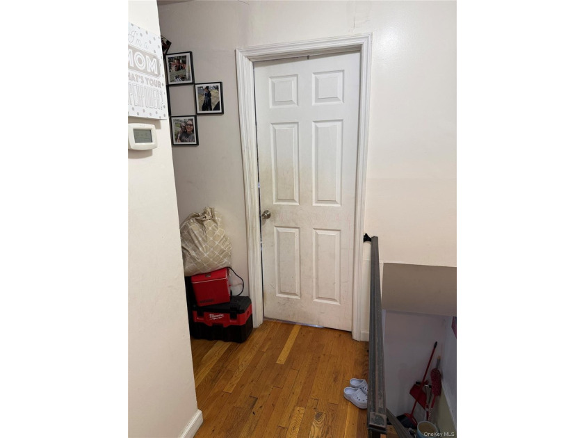 Welcome to this beautifully maintained one-dwelling home having - photo 14