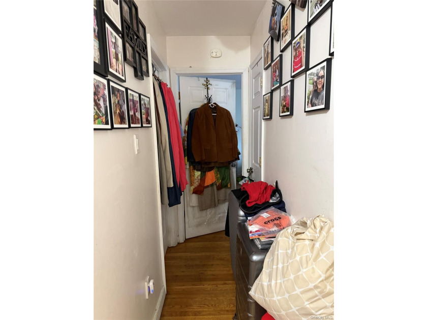 Welcome to this beautifully maintained one-dwelling home having - photo 15