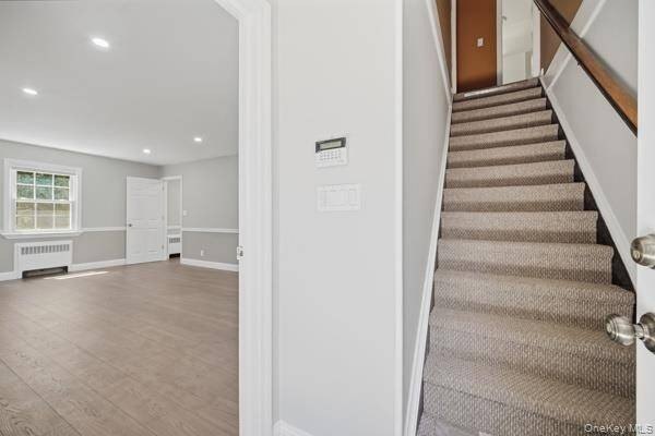 458 N Magee Street welcomes you to a 6br/,2bth DUPLEX, 2 updated - photo 17