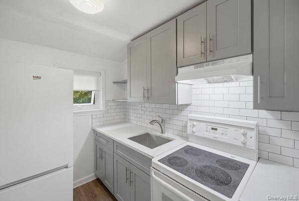 458 N Magee Street welcomes you to a 6br/,2bth DUPLEX, 2 updated - photo 33