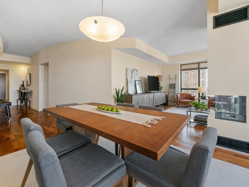 Beautiful 17th floor 2BR, 2BA Emerson floor plan available for - photo 6
