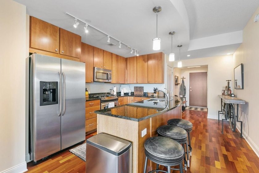 Beautiful 17th floor 2BR, 2BA Emerson floor plan available for - photo 10