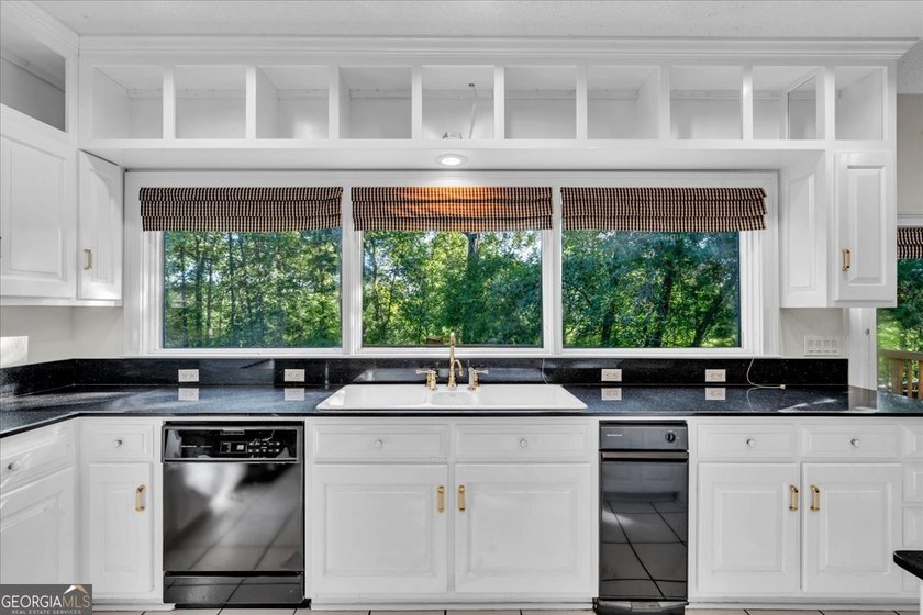 Welcome to a truly one of a kind country retreat nestled on 18 - photo 17