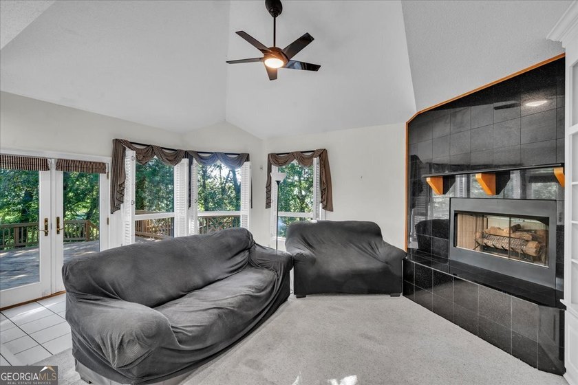 Welcome to a truly one of a kind country retreat nestled on 18 - photo 21