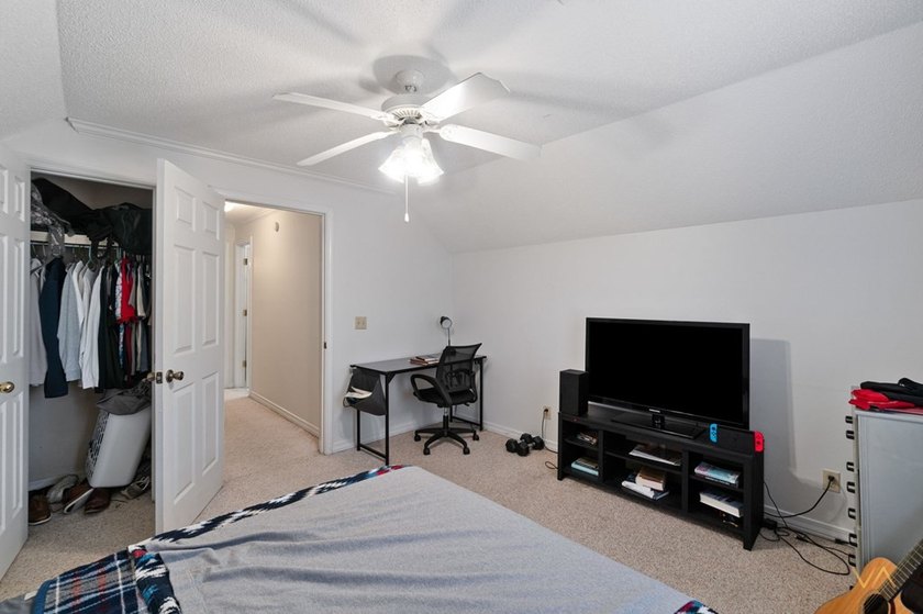 Dont miss this opportunity to own 7.24 acres, a 4 bedroom 3 1/2 - photo 33