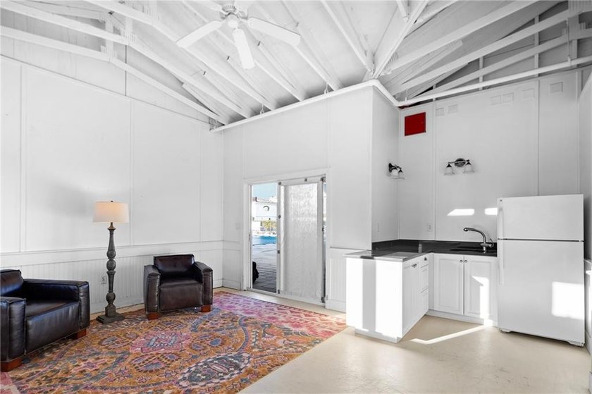 Under contract contingent on sale of buyer's property. Showing - photo 38