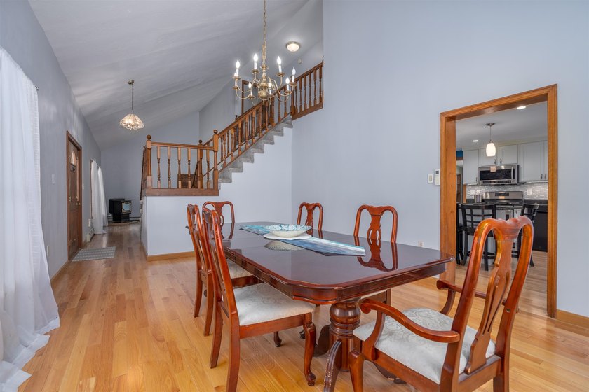 Sprawling and versatile, this impressive Loudon property offers - photo 13