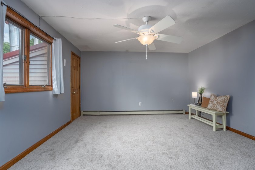 Sprawling and versatile, this impressive Loudon property offers - photo 17