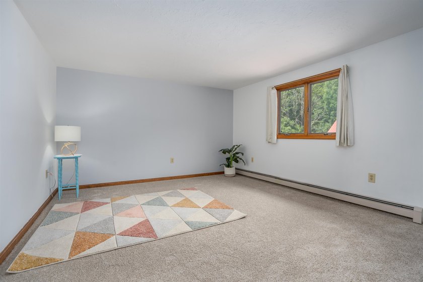 Sprawling and versatile, this impressive Loudon property offers - photo 20