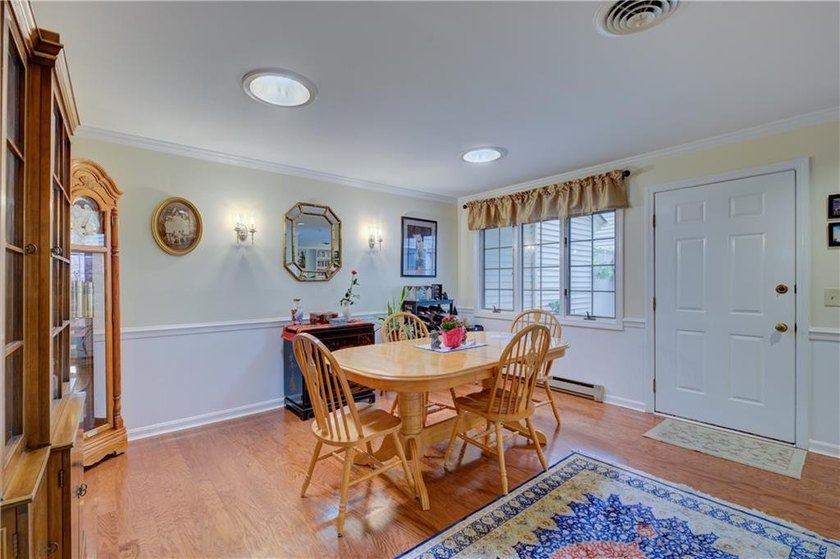 The lovely Pine Glen condo development is conveniently located - photo 20