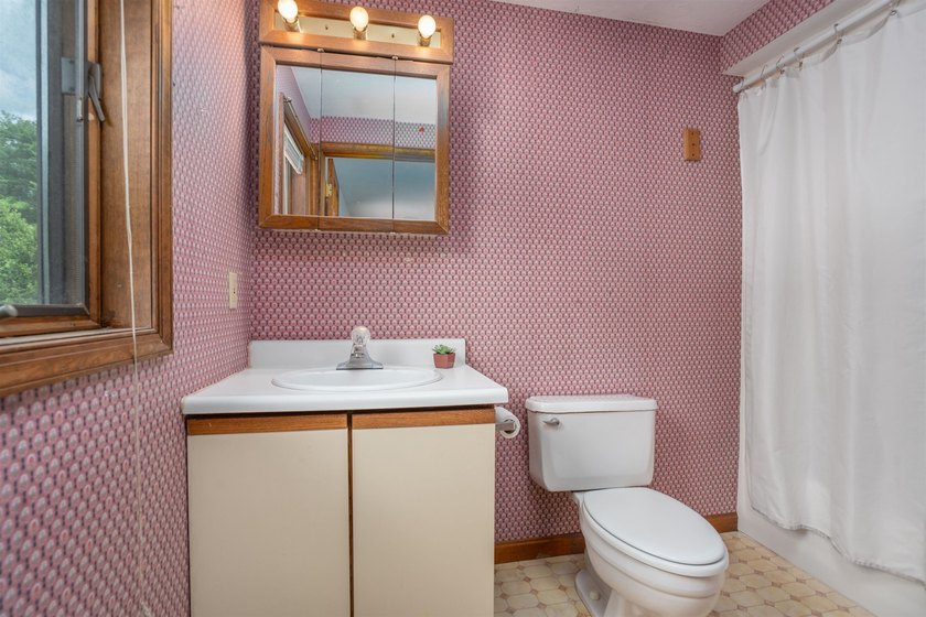 Sprawling and versatile, this impressive Loudon property offers - photo 22
