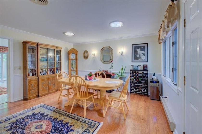 The lovely Pine Glen condo development is conveniently located - photo 22