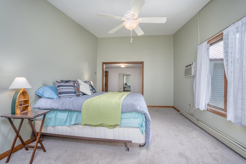 Sprawling and versatile, this impressive Loudon property offers - photo 26