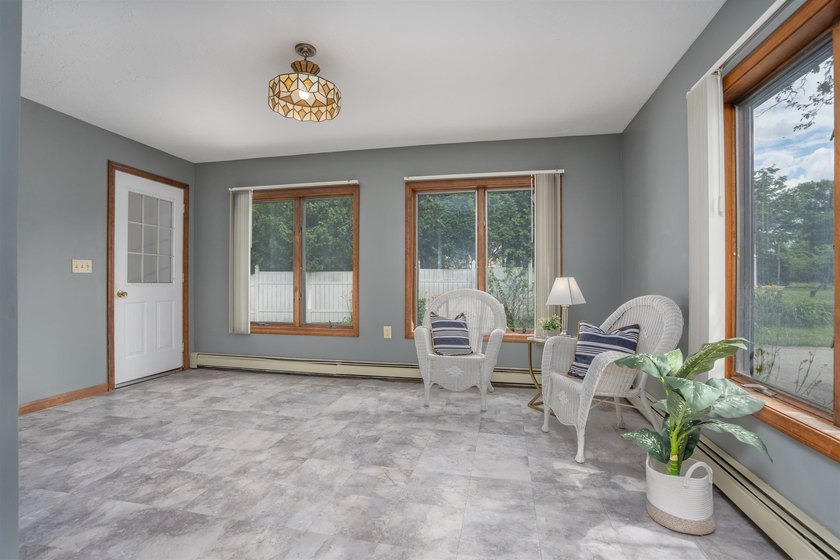 Sprawling and versatile, this impressive Loudon property offers - photo 28