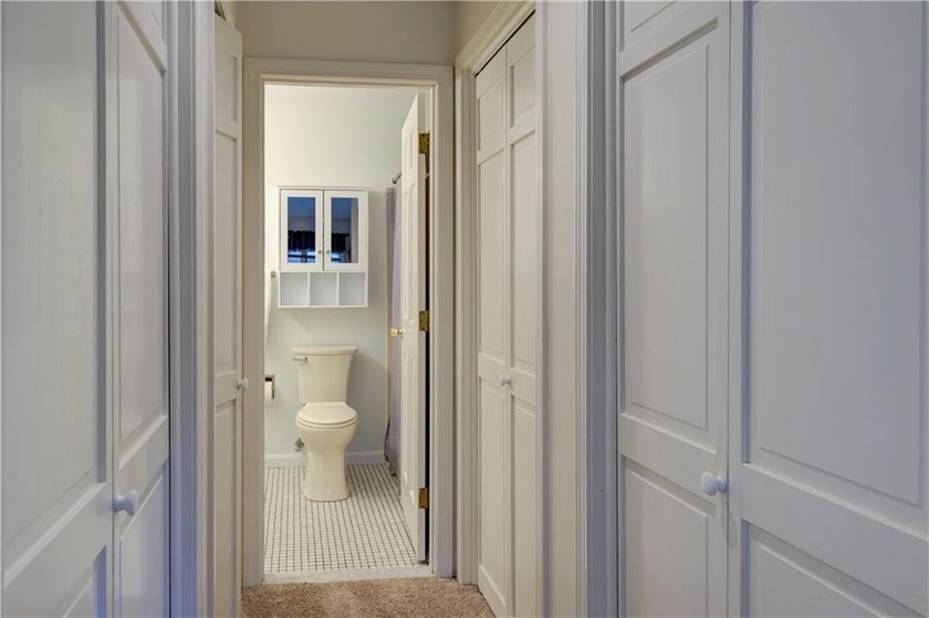 The lovely Pine Glen condo development is conveniently located - photo 30