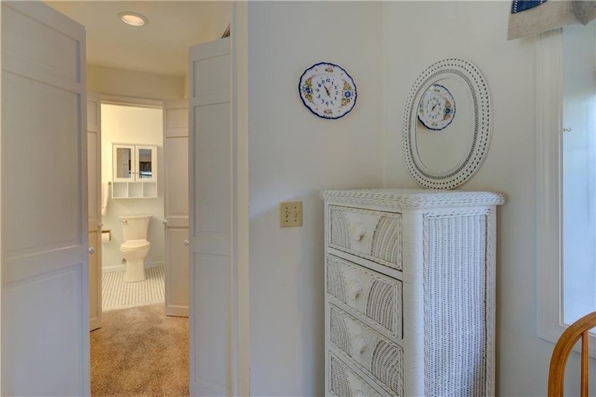 The lovely Pine Glen condo development is conveniently located - photo 31