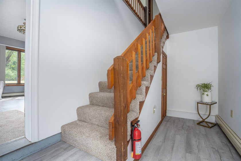 Sprawling and versatile, this impressive Loudon property offers - photo 34