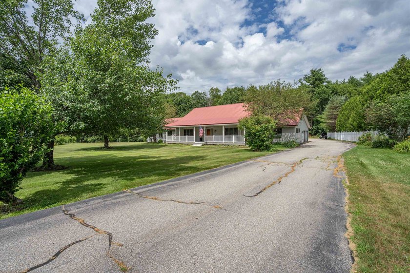 Sprawling and versatile, this impressive Loudon property offers - photo 36