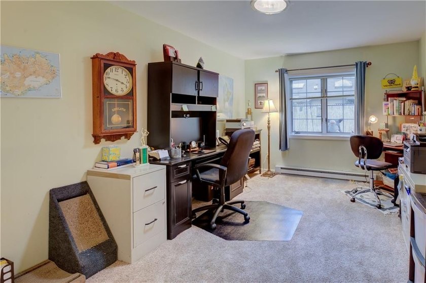 The lovely Pine Glen condo development is conveniently located - photo 38