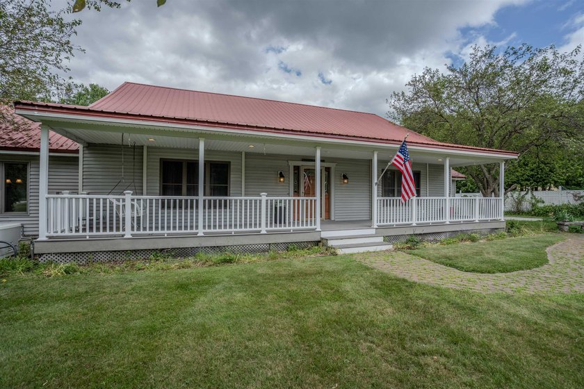 Sprawling and versatile, this impressive Loudon property offers - photo 40