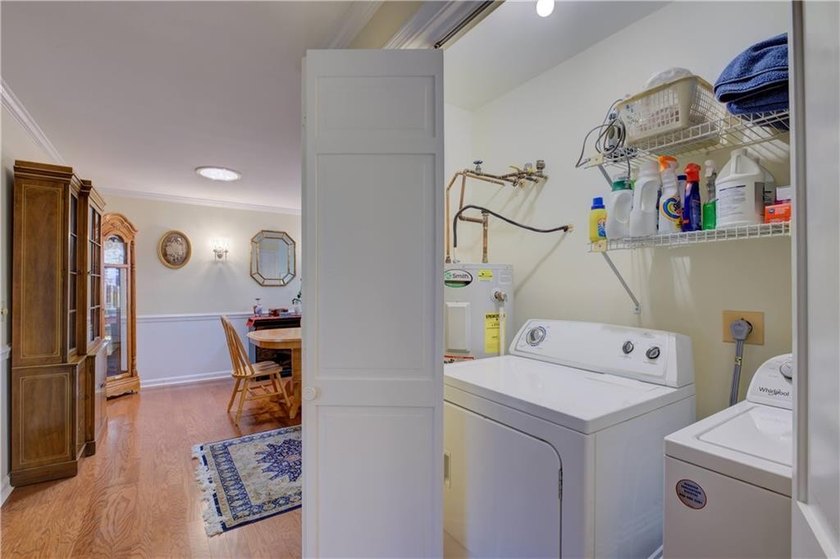 The lovely Pine Glen condo development is conveniently located - photo 40