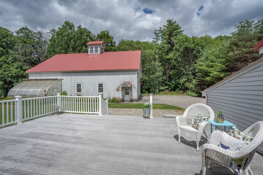 Sprawling and versatile, this impressive Loudon property offers - photo 47