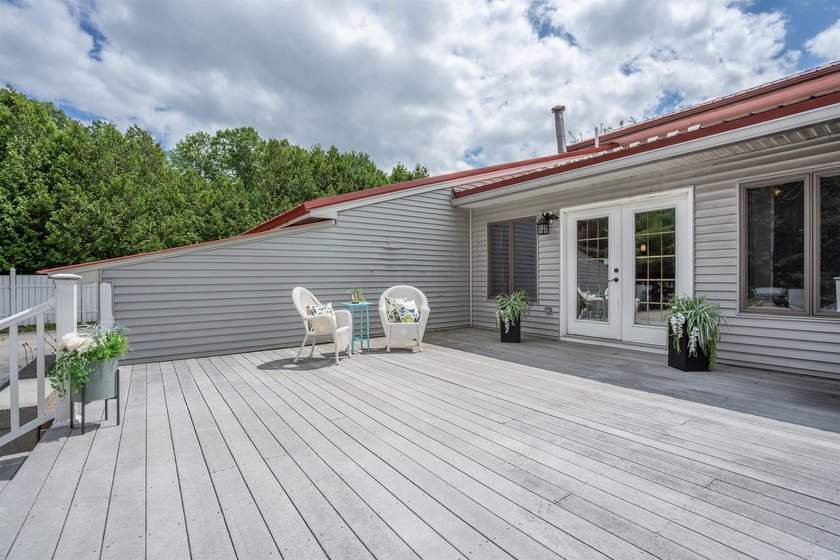 Sprawling and versatile, this impressive Loudon property offers - photo 48