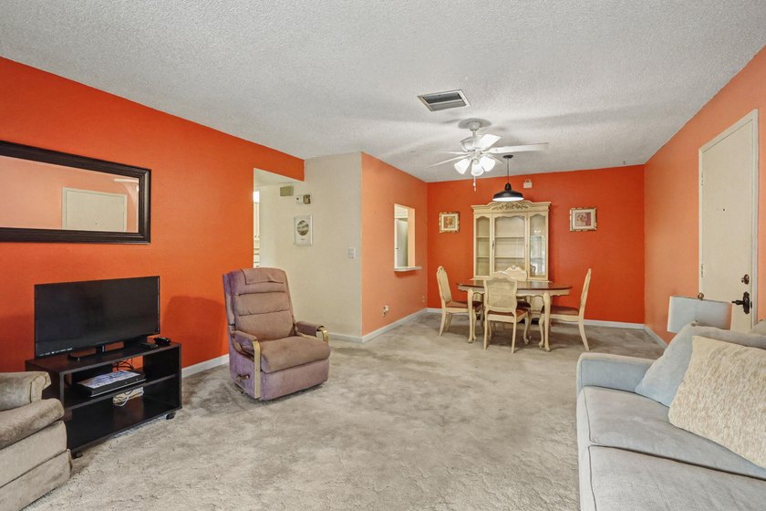 Move-in-Ready 2br/2ba Condo in a desirable 55+ community. Unit - photo 8
