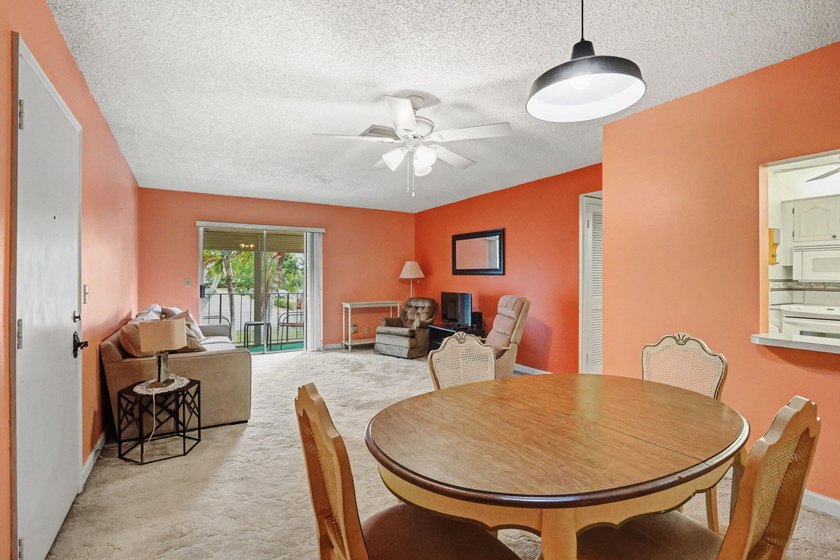 Move-in-Ready 2br/2ba Condo in a desirable 55+ community. Unit - photo 10