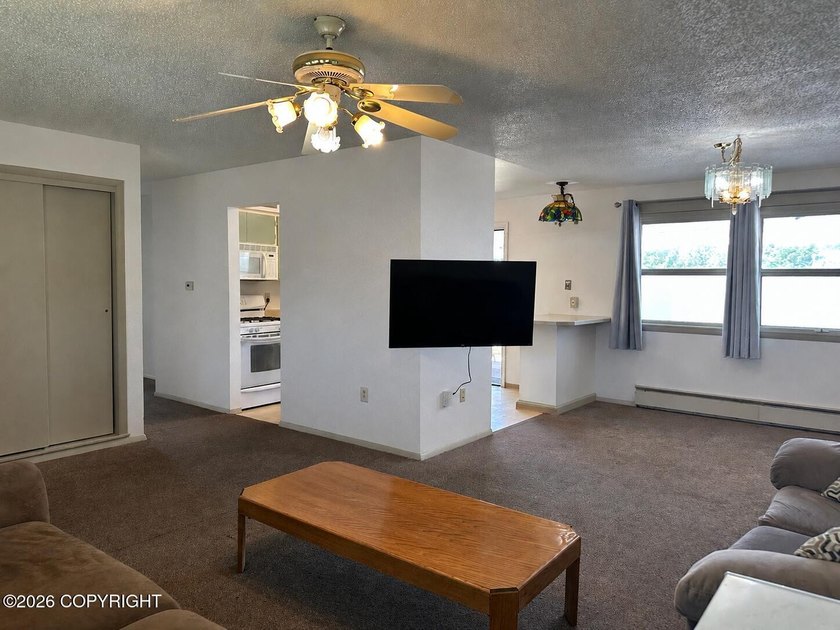 Just 5 minutes to JBER's Boniface Gate--VA, FHA &amp; AHFC eligible - photo 3