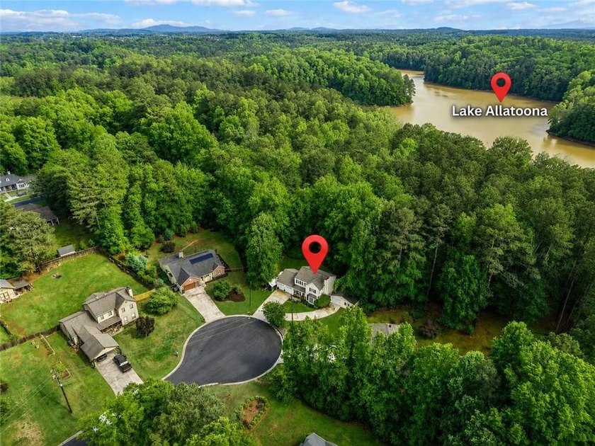 ONE OF A KIND WITH LAKE ACCESS AND A FULL SEPERATE APARTMENT - photo 2